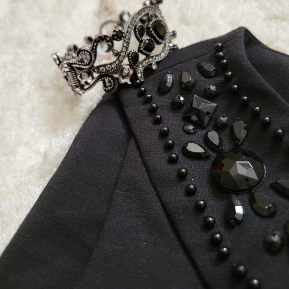 A black casual dress, sz 8, embellished with large gemstones, suitable for Fall - Picture 9 of 9